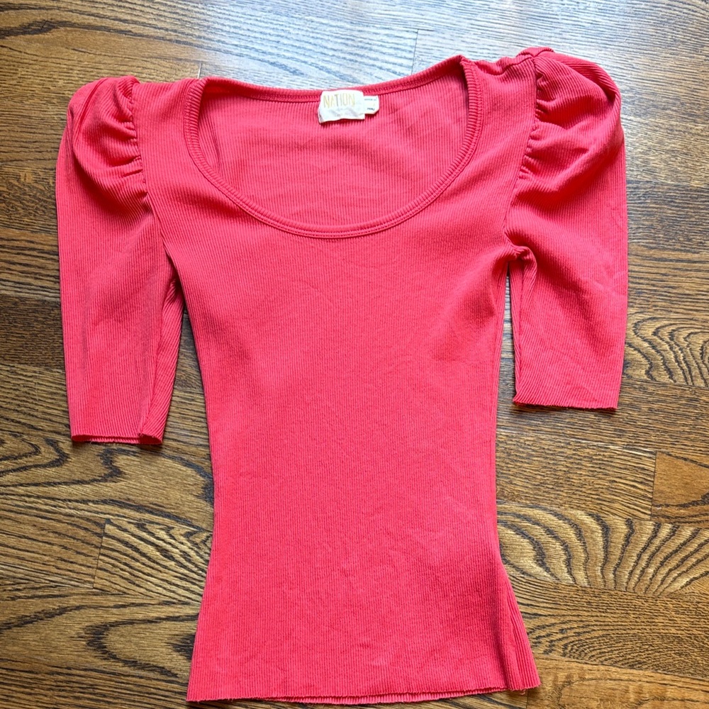 Nation LtD Coral Red Scoop Neck Puff-Sleeve Short Sleeve Top, xS